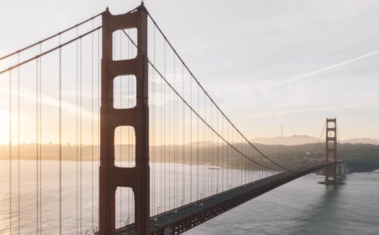 hiking-by-golden-gate-bridge