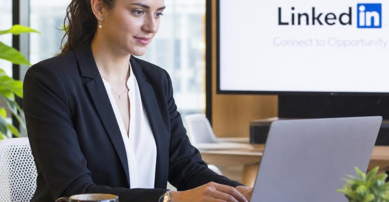 Professional creating an effective LinkedIn headline