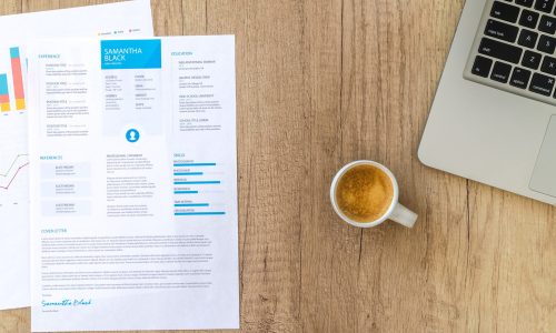 An infographic illustrating key ATS resume mistakes and solutions, aimed at helping job seekers enhance their applications.