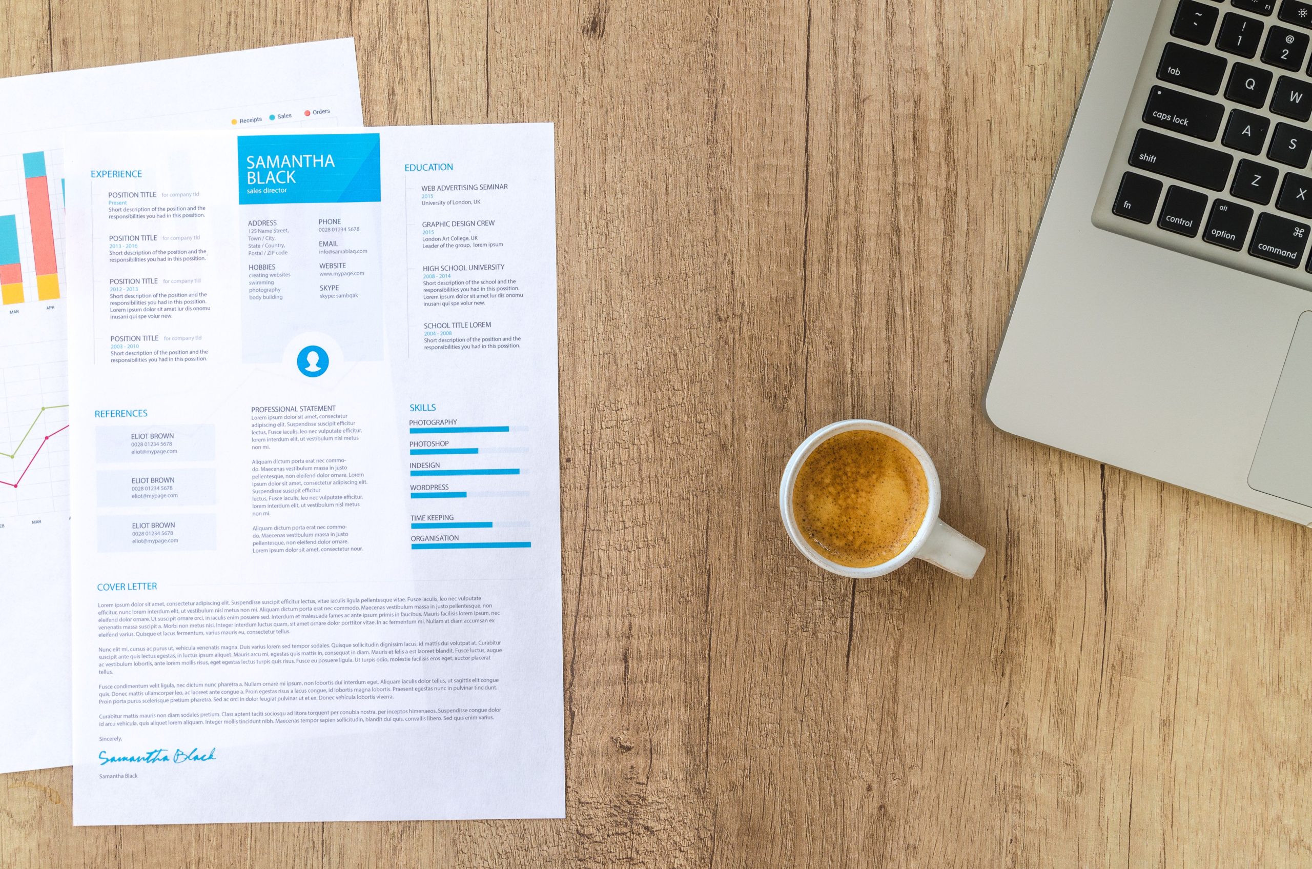 An infographic illustrating key ATS resume mistakes and solutions, aimed at helping job seekers enhance their applications.